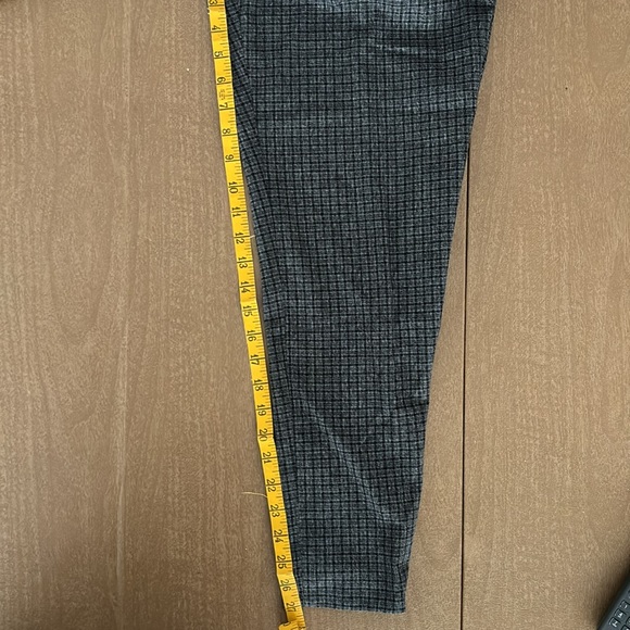 Front zipper with button top pants. - Picture 4 of 5